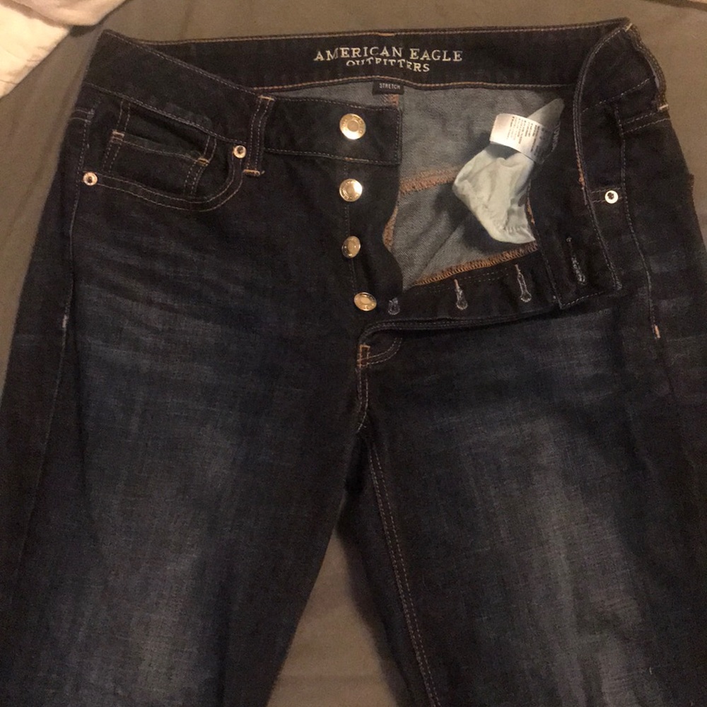 Women’s American eagle jeans.